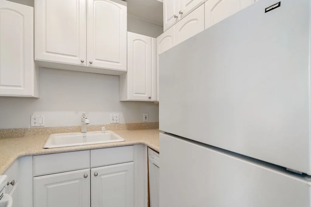 1 bed, 1 bath apartment for rent at 17 Cazenove St Unit 406, South End — photo 9 of 26