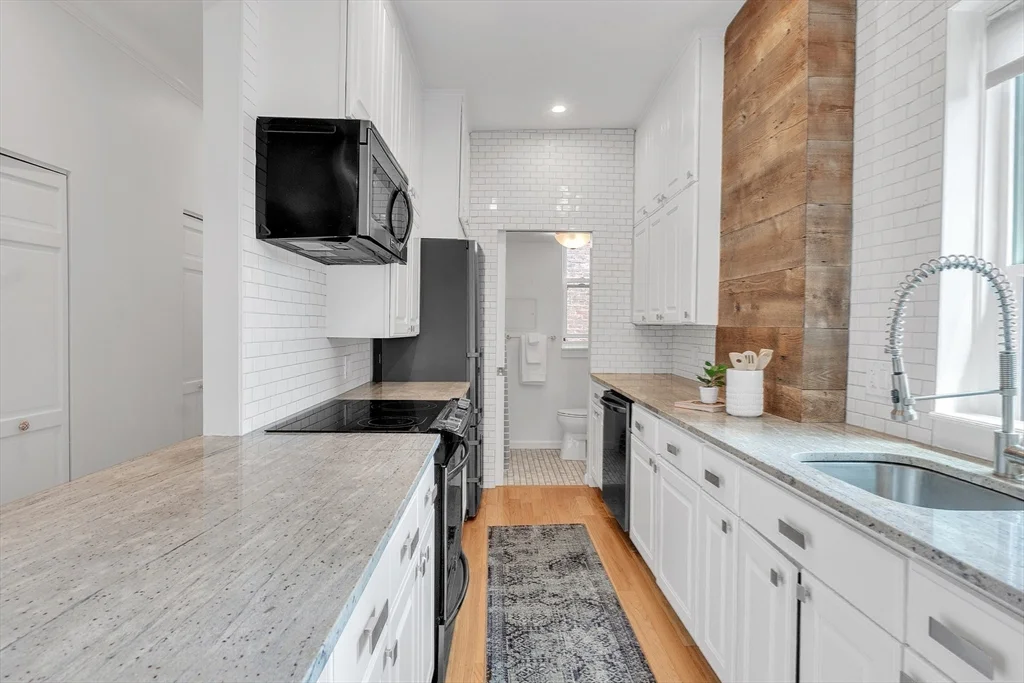 2 bed, 1.5 bath apartment for rent at 17 Cazenove St Unit 40H, South End — photo 4 of 10