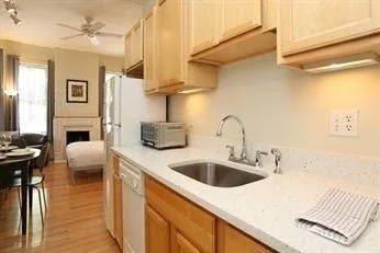 Studio bed, 1 bath apartment for rent at 17 Cazenove Unit 106, South End — photo 2 of 4