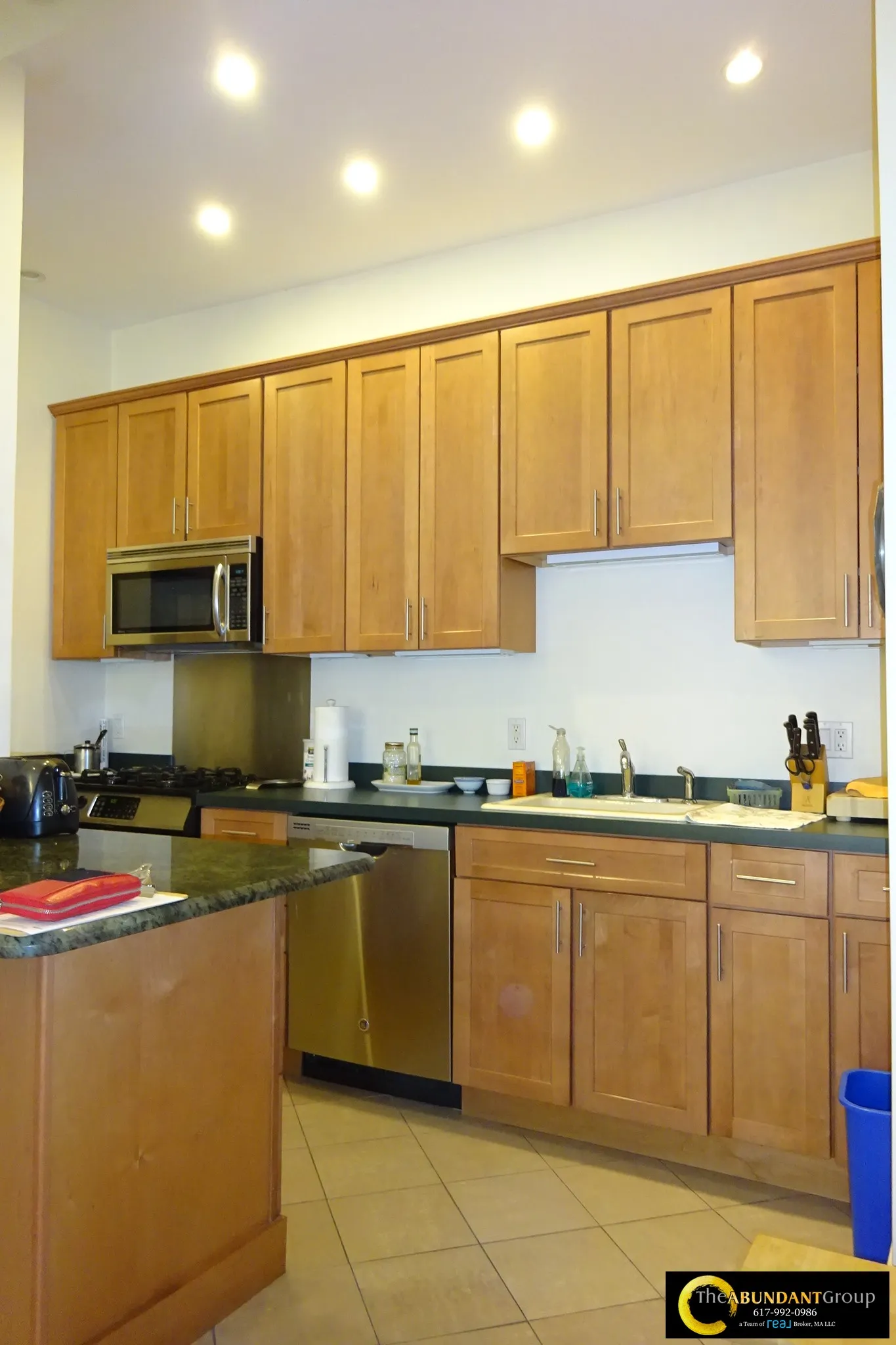 3 bed, 2.5 bath apartment for rent at 17 Centre St Unit 01, Mid Cambridge — photo 10 of 25
