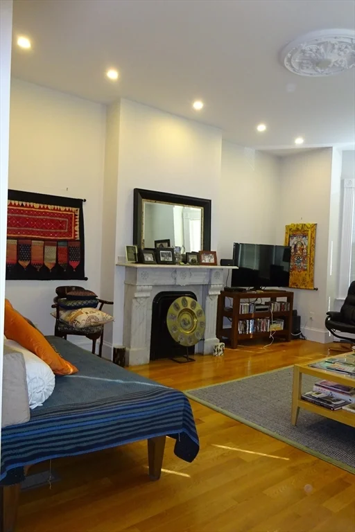 3 bed, 2 bath apartment for rent at 17 Centre St Unit 1, Harvard Square — photo 4 of 25