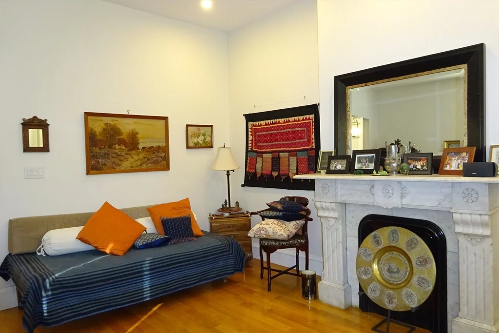 3 bed, 2 bath apartment for rent at 17 Centre St Unit 1, Harvard Square — photo 3 of 25