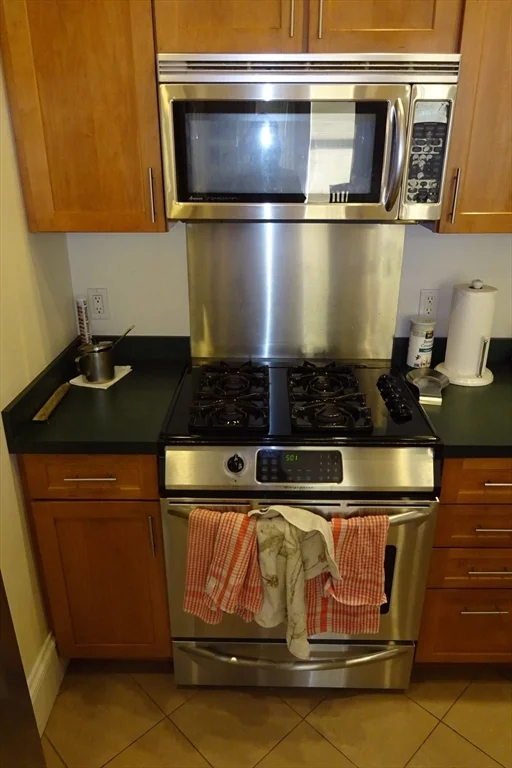 3 bed, 2 bath apartment for rent at 17 Centre St Unit 1, Harvard Square — photo 11 of 25