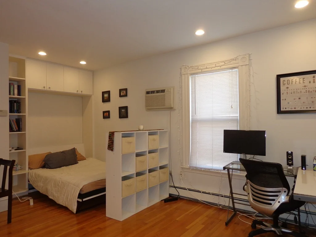 1 bed, 1 bath apartment for rent at 17 Centre St Unit 2R, Harvard Square — photo 1 of 12
