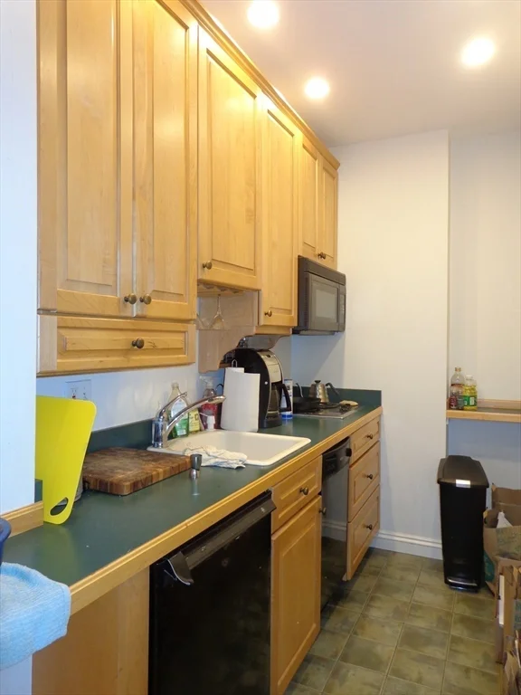 1 bed, 1 bath apartment for rent at 17 Centre St Unit 2R, Harvard Square — photo 5 of 12