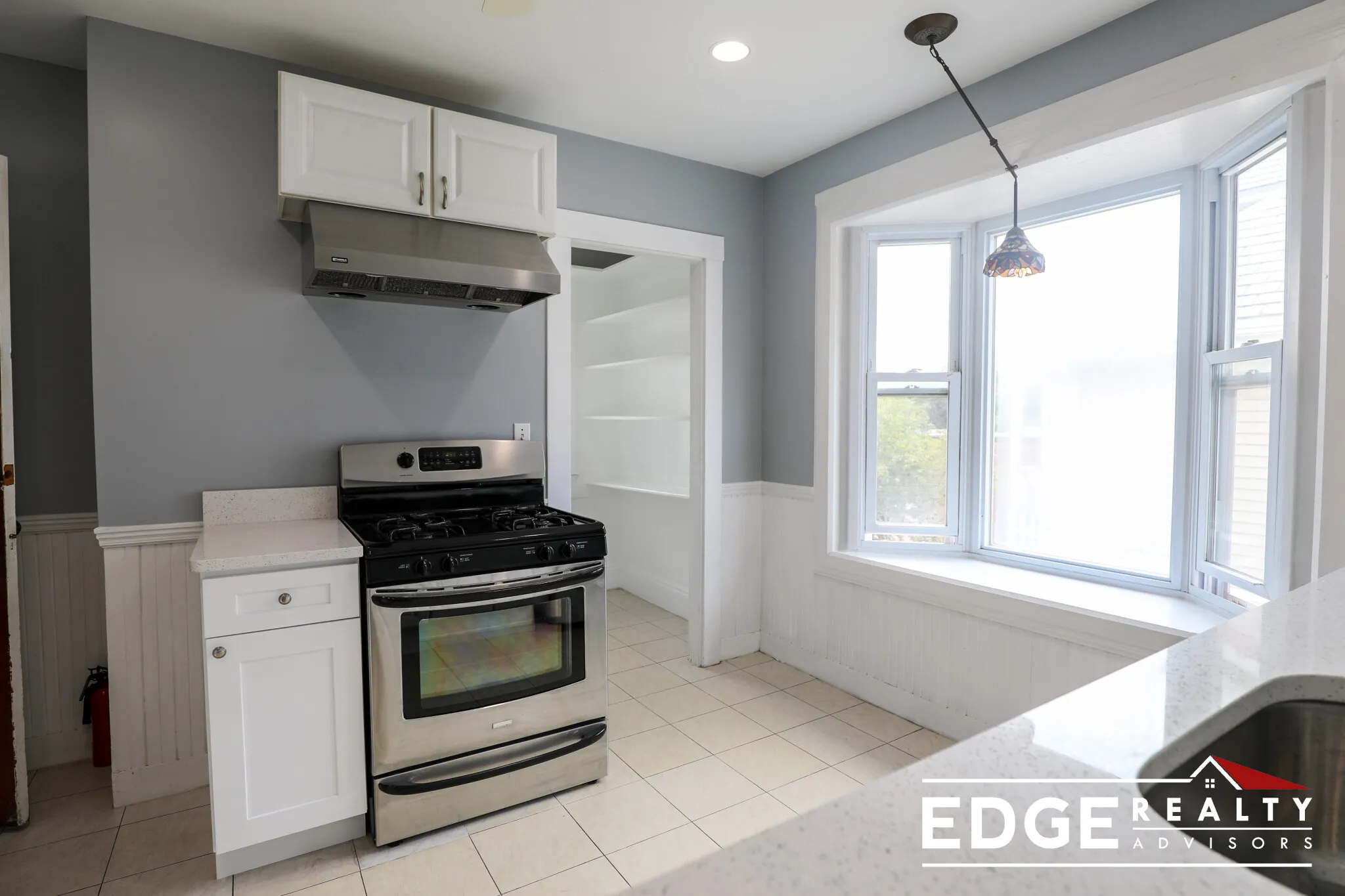3 bed, 1 bath apartment for rent at 17 Champney St Unit 2, Brighton — photo 3 of 12