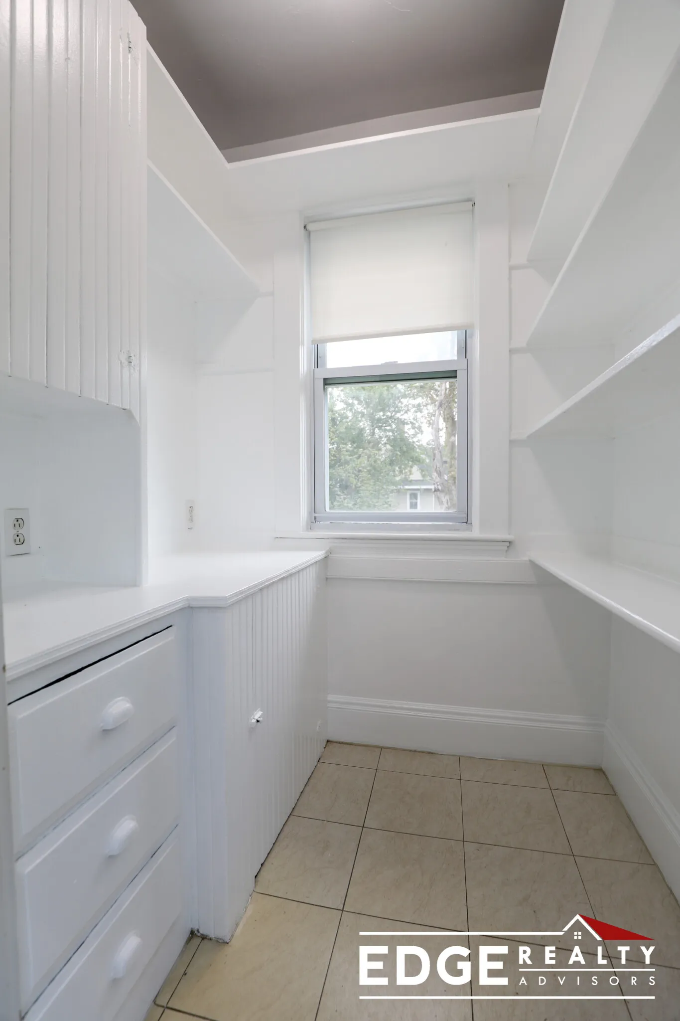3 bed, 1 bath apartment for rent at 17 Champney St Unit 2, Brighton — photo 4 of 12