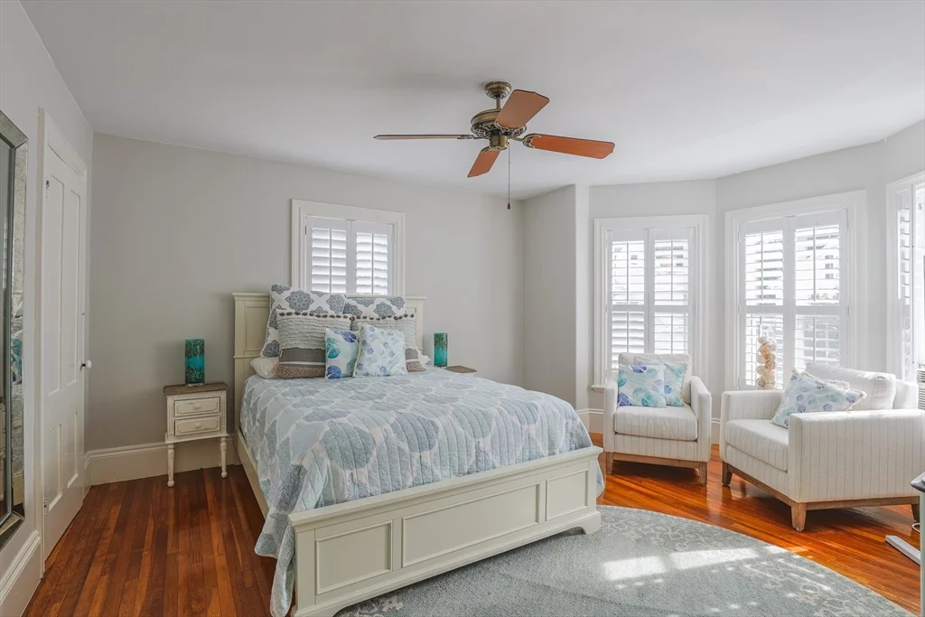2 bed, 1 bath apartment for rent at 17 Charter St Unit 2, Newburyport — photo 8 of 15