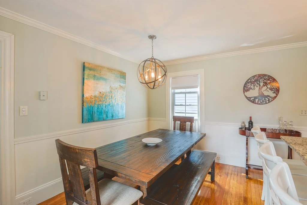 2 bed, 1 bath apartment for rent at 17 Charter St Unit 2, Newburyport — photo 5 of 15