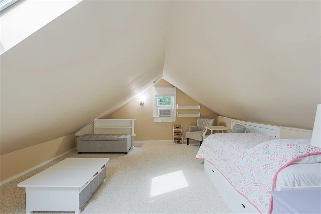 2 bed, 1 bath apartment for rent at 17 Charter St Unit 2, Newburyport — photo 13 of 15