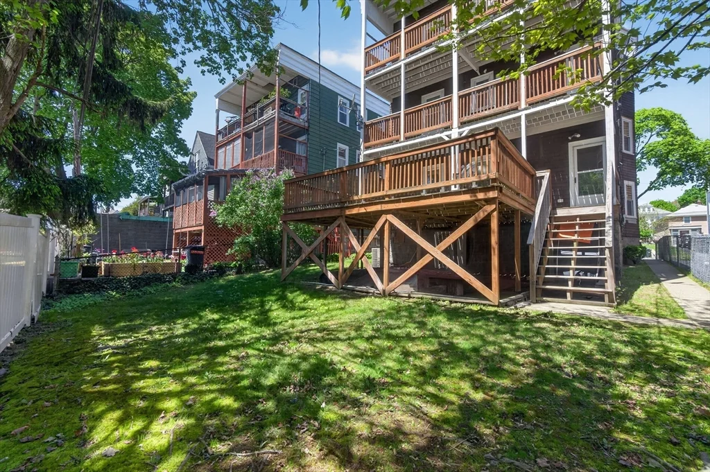 3 bed, 1 bath apartment for rent at 17 Chelmsford St Unit 1, Dorchester — photo 15 of 17