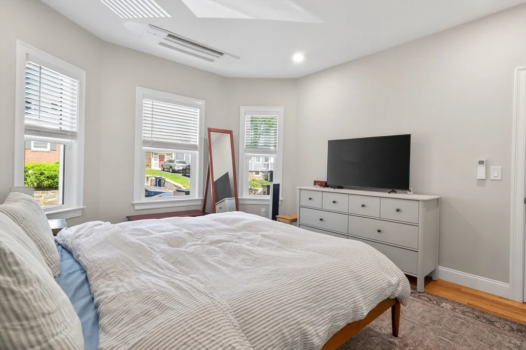 3 bed, 1 bath apartment for rent at 17 Chelmsford St Unit 1, Dorchester — photo 9 of 17