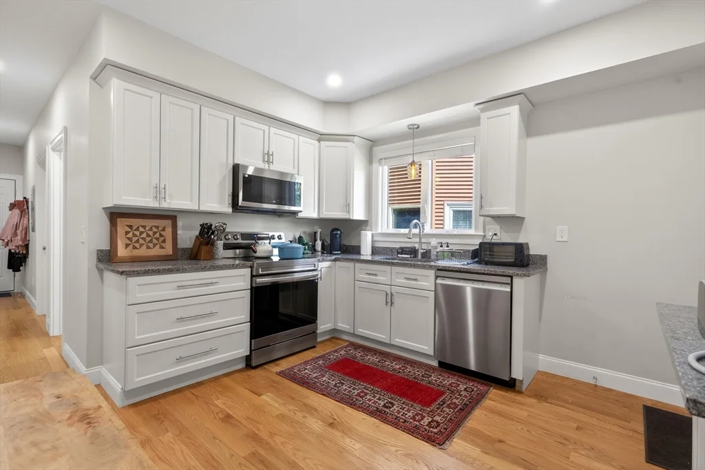 3 bed, 1 bath apartment for rent at 17 Chelmsford St Unit 1, Dorchester — photo 2 of 17