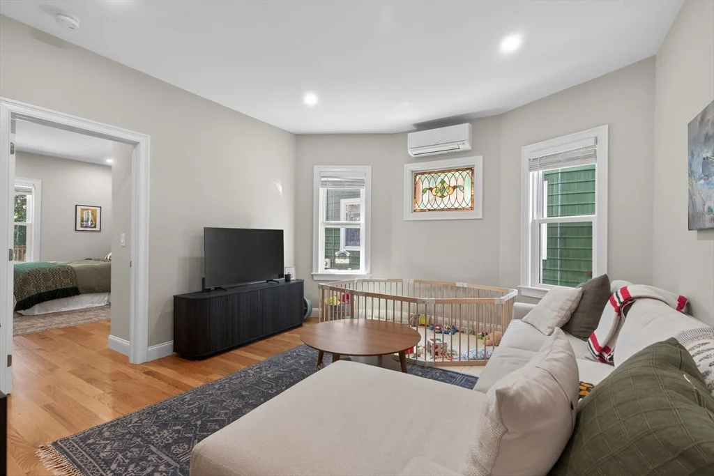 3 bed, 1 bath apartment for rent at 17 Chelmsford St Unit 1, Dorchester — photo 6 of 17