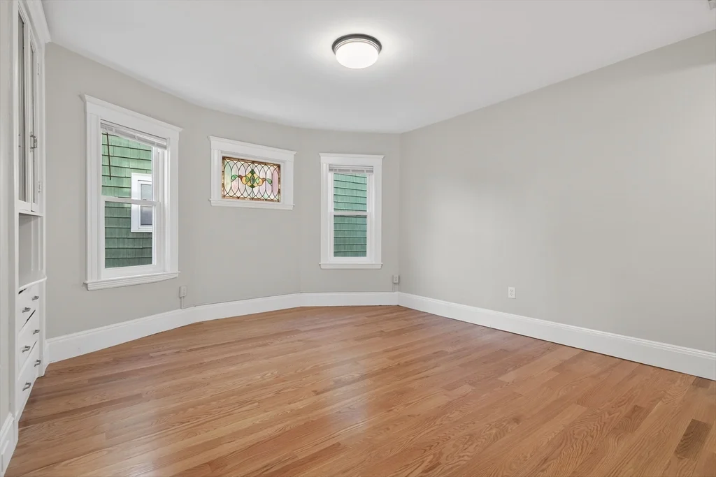 3 bed, 1 bath apartment for rent at 17 Chelmsford St Unit 3, Dorchester — photo 5 of 20