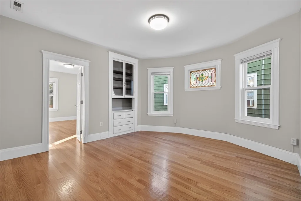 3 bed, 1 bath apartment for rent at 17 Chelmsford St Unit 3, Dorchester — photo 4 of 20
