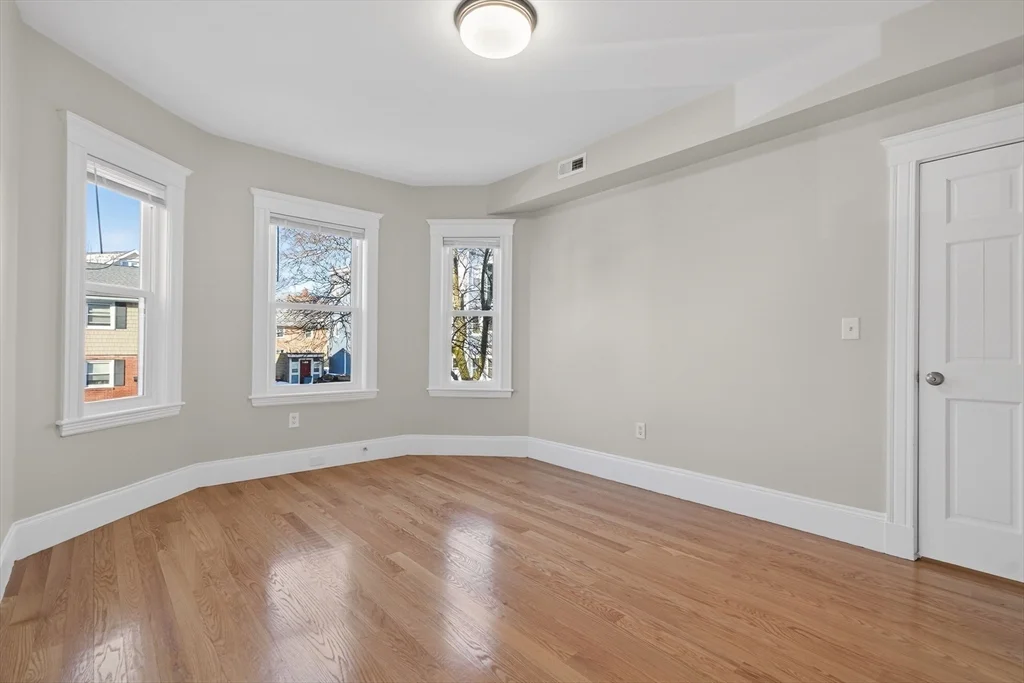 3 bed, 1 bath apartment for rent at 17 Chelmsford St Unit 3, Dorchester — photo 7 of 20