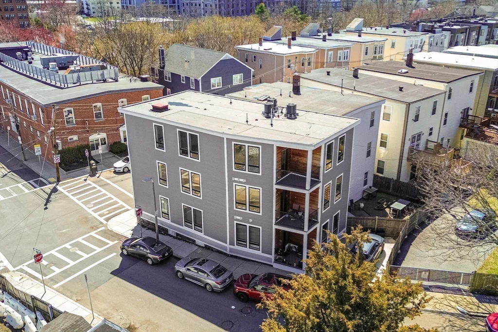 2 bed, 2 bath apartment for rent at 17 Chestnut Ave Unit 3, Jamaica Plain — photo 10 of 11