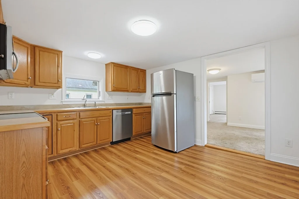 3 bed, 1 bath apartment for rent at 17 Church Ct Unit 2, Ashland — photo 9 of 30