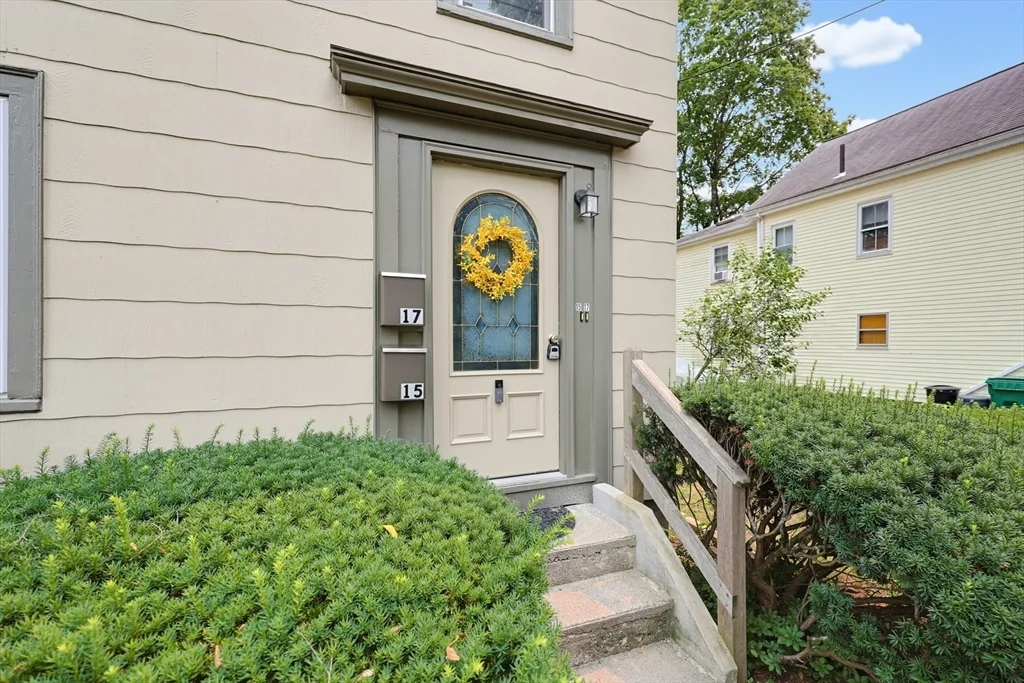 3 bed, 1 bath apartment for rent at 17 Church Ct Unit 2, Ashland