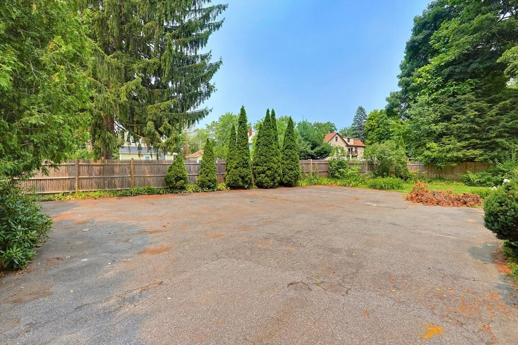 3 bed, 1 bath apartment for rent at 17 Church Ct Unit 2, Ashland — photo 4 of 30