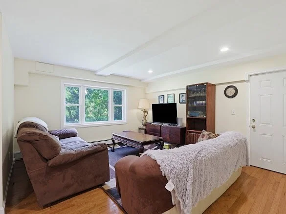 5 bed, 3 bath apartment for rent at 17 Churchill Rd, Winchester — photo 7 of 32