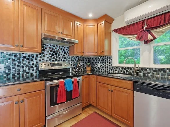 5 bed, 3 bath apartment for rent at 17 Churchill Rd, Winchester — photo 12 of 32