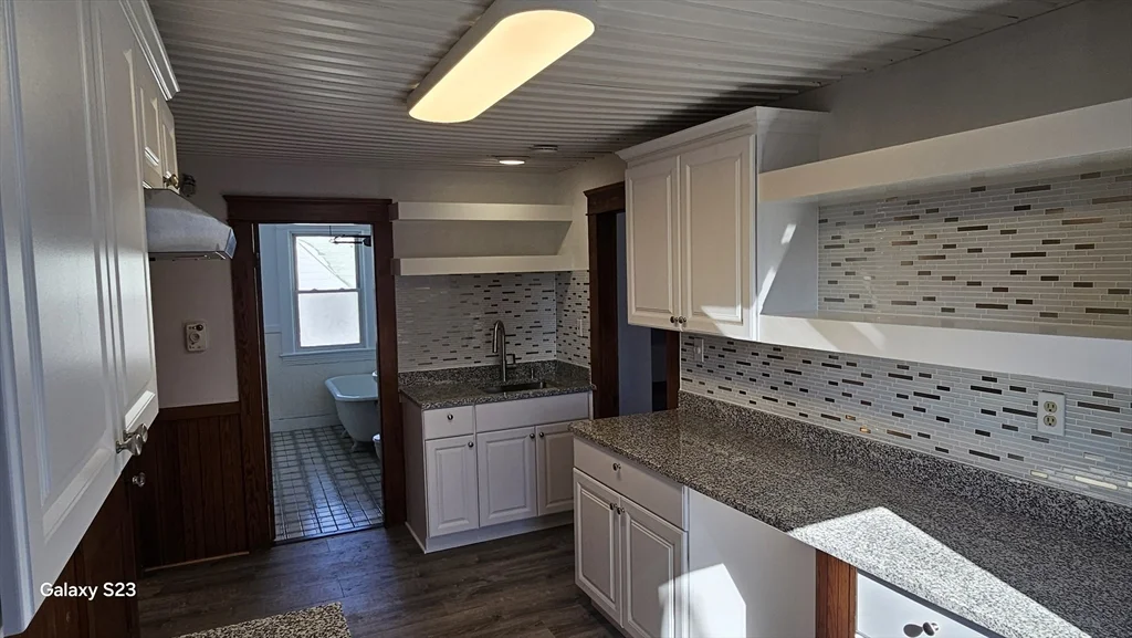 2 bed, 1 bath apartment for rent at 17 Cleveland Ave Unit 3, Worcester — photo 12 of 25