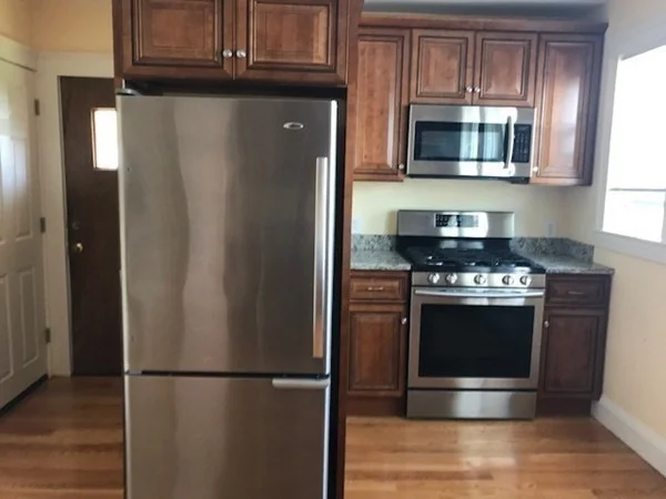 2 bed, 1 bath apartment for rent at 17 Clewley Unit 1, Medford — photo 4 of 13