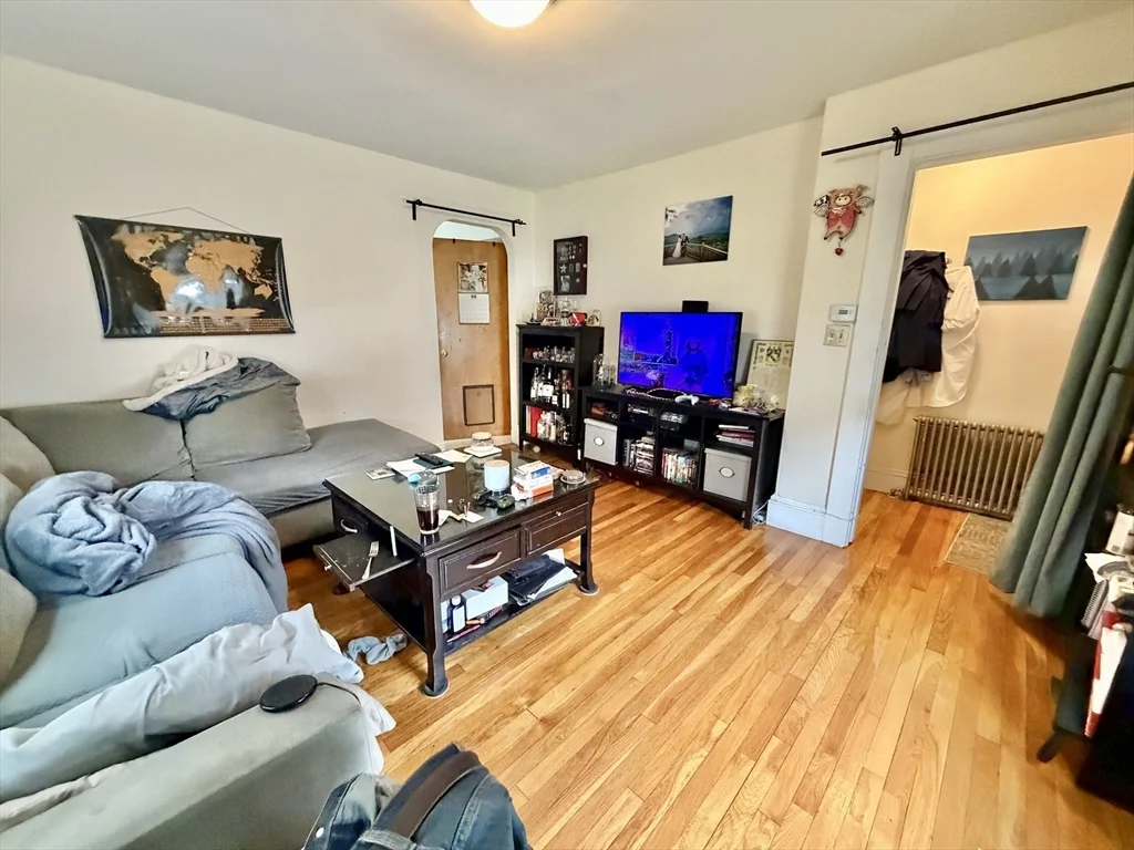 3 bed, 1 bath apartment for rent at 17 Clinton St Unit -, Newton — photo 6 of 23