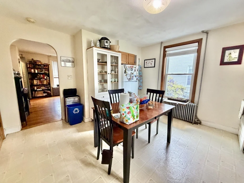 3 bed, 1 bath apartment for rent at 17 Clinton St Unit -, Newton — photo 8 of 23