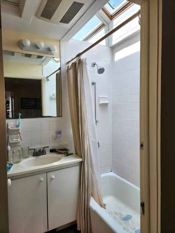 2 bed, 1 bath apartment for rent at 17 Clinton Unit -, Mid Cambridge — photo 27 of 31