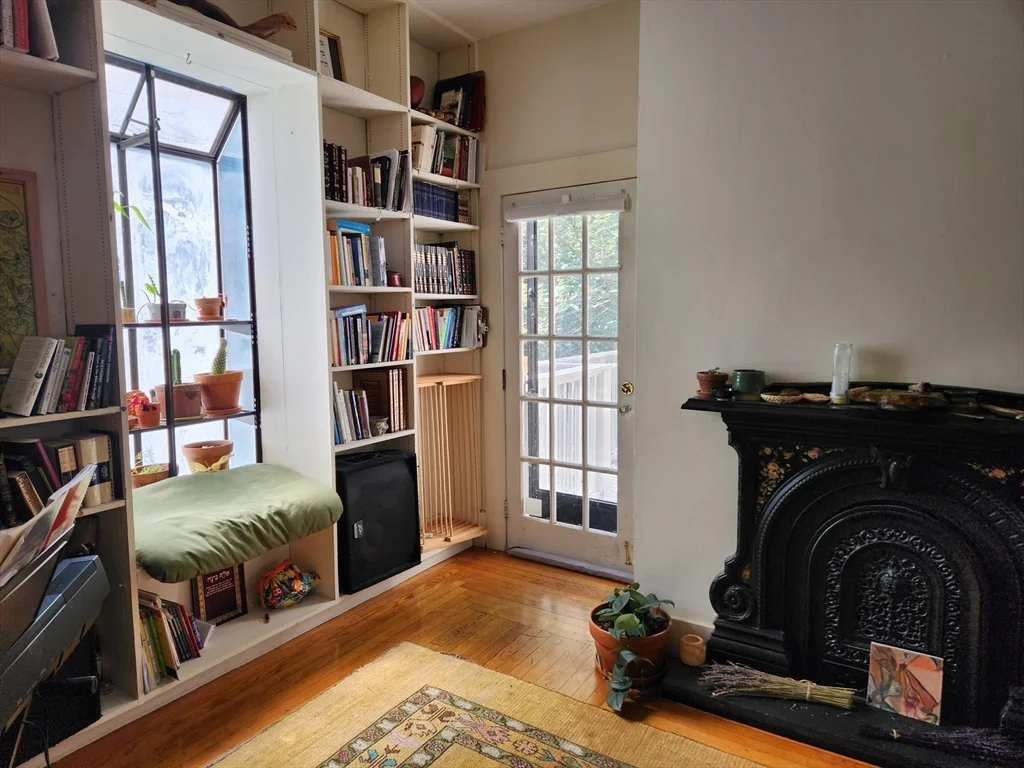 2 bed, 1 bath apartment for rent at 17 Clinton Unit -, Mid Cambridge — photo 6 of 31
