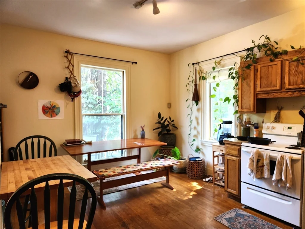 2 bed, 1 bath apartment for rent at 17 Clinton Unit -, Mid Cambridge — photo 15 of 31