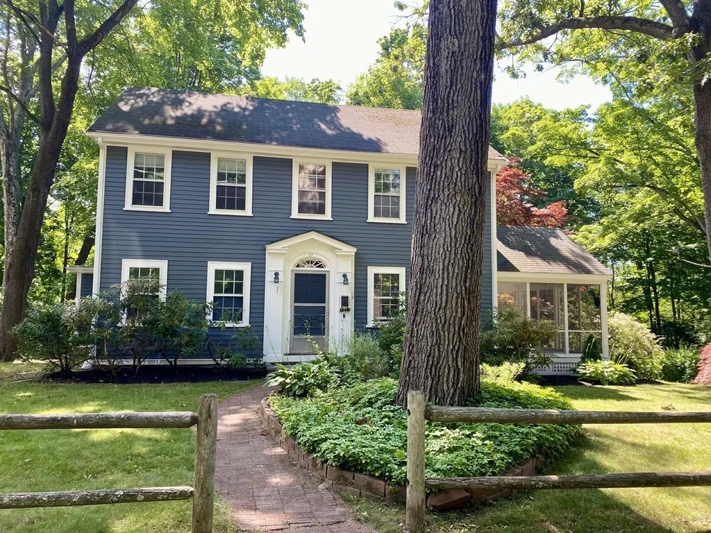 3 bed, 1 bath apartment for rent at 17 Colburn Rd, Wellesley — photo 1 of 4