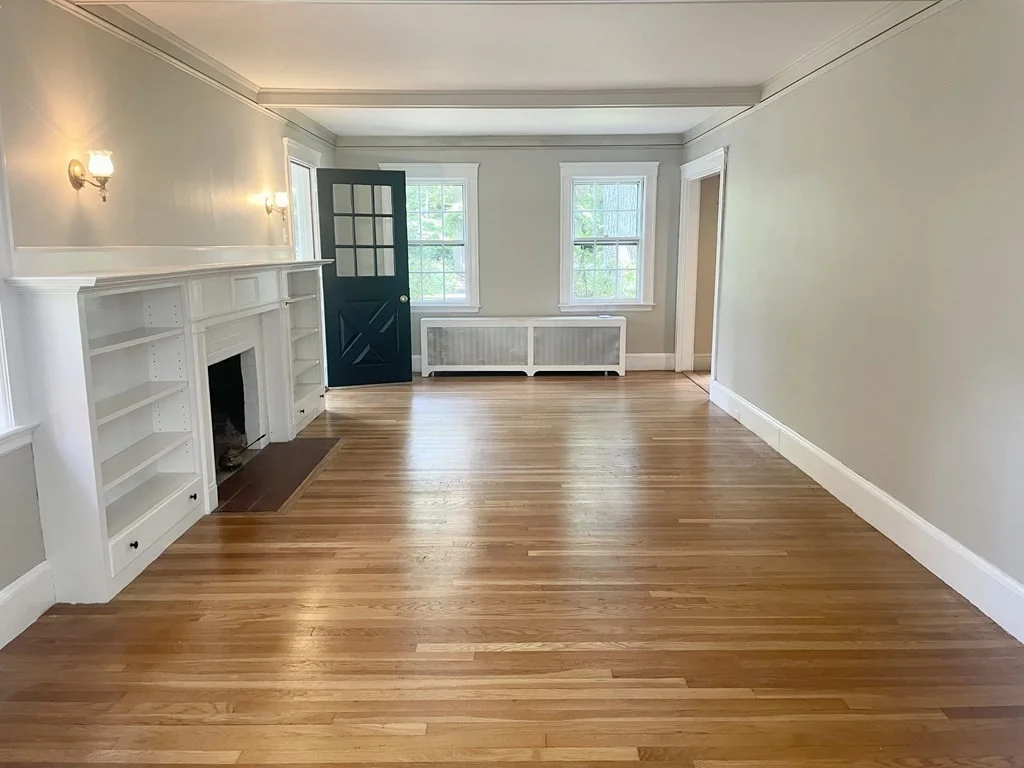 3 bed, 1 bath apartment for rent at 17 Colburn Rd, Wellesley — photo 2 of 4