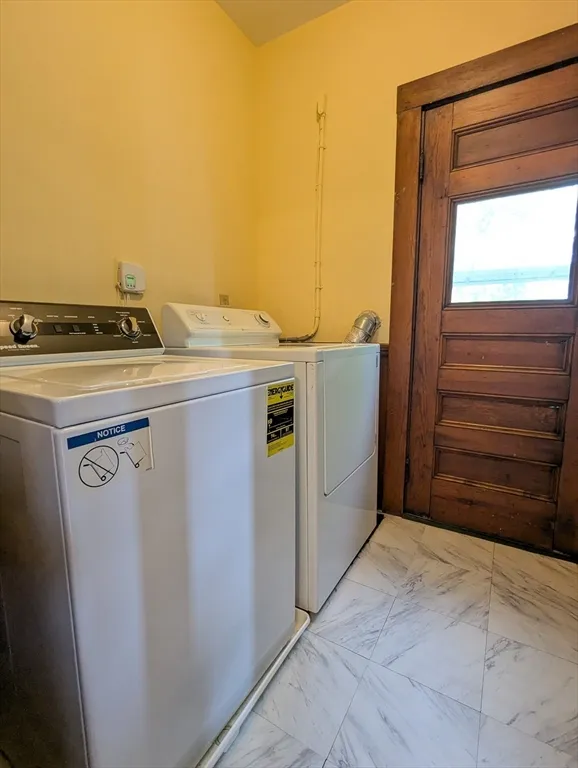 4 bed, 2 bath apartment for rent at 17 Commonwealth Rd Unit 2, Watertown — photo 21 of 23
