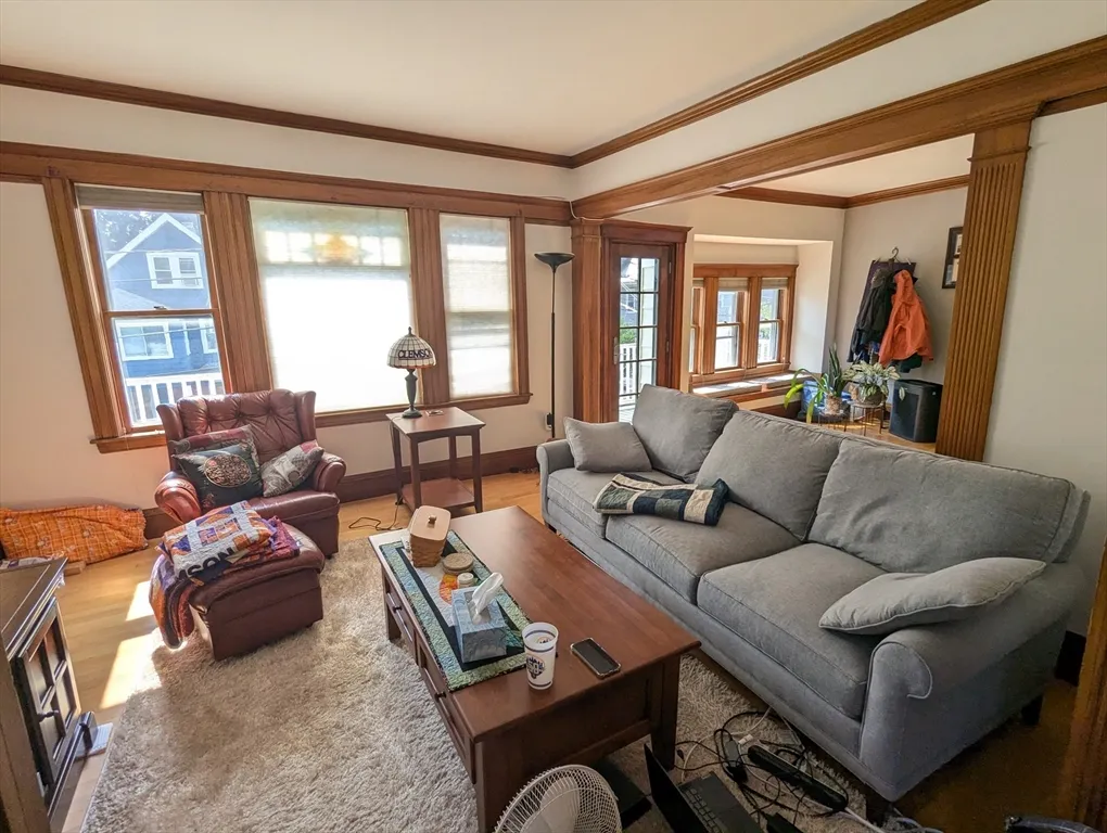 4 bed, 2 bath apartment for rent at 17 Commonwealth Rd Unit 2, Watertown — photo 5 of 23