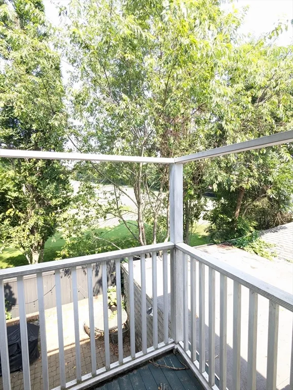 4 bed, 2 bath apartment for rent at 17 Commonwealth Rd Unit 2, Watertown — photo 12 of 23