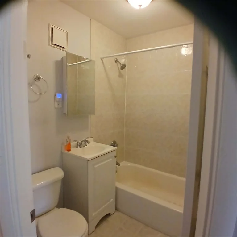2 bed, 1 bath apartment for rent at 17 Cooper St Unit 2, North End — photo 18 of 23