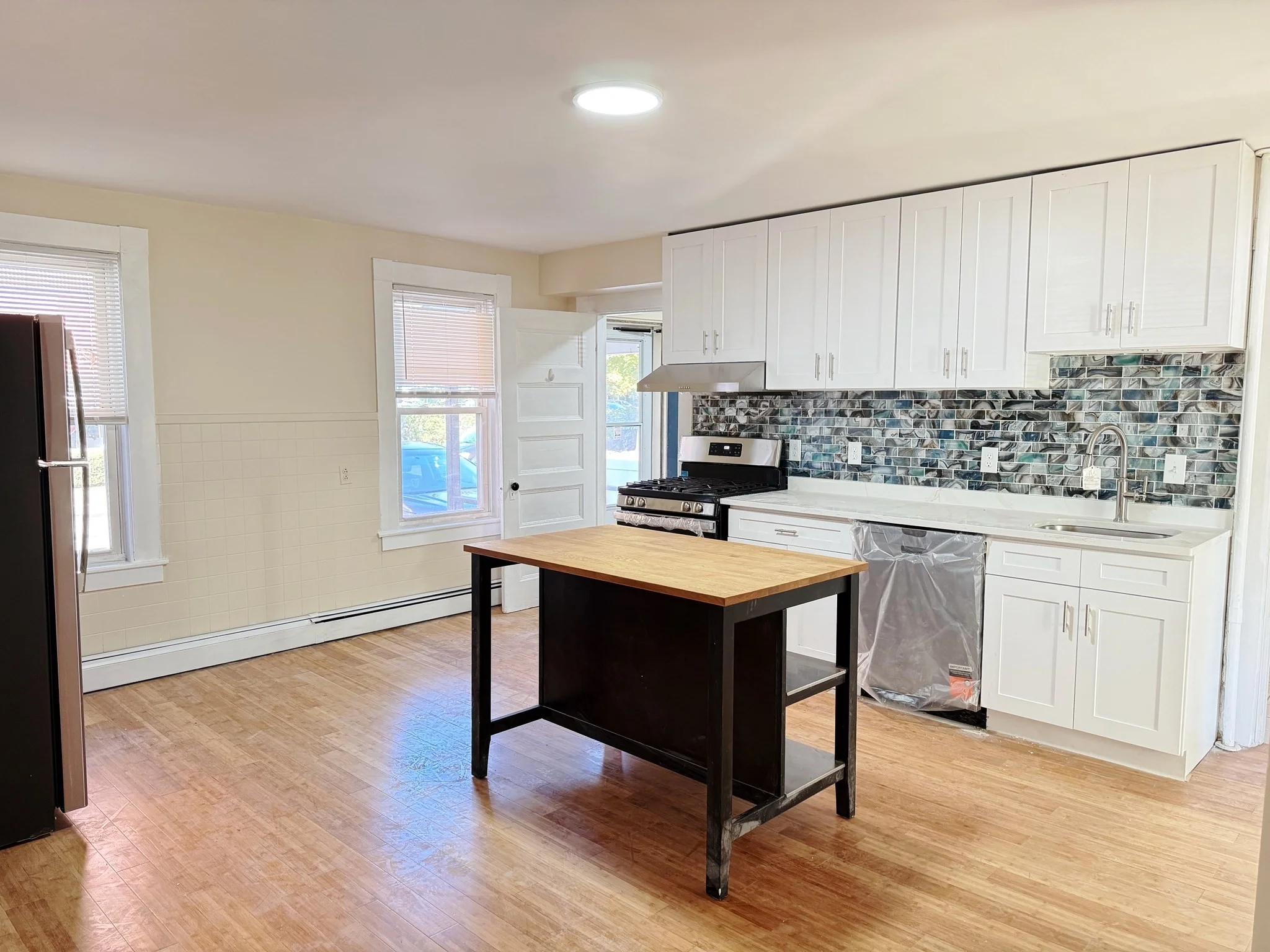 1 bed, 1 bath apartment for rent at 17 Crafts St Unit A, Nonantum — photo 9 of 10