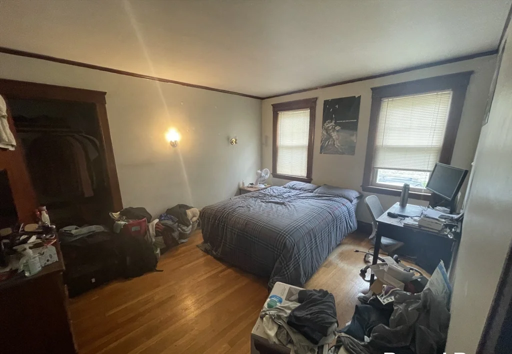 3 bed, 1 bath apartment for rent at 17 Cufflin St Unit 2, Brighton — photo 2 of 7