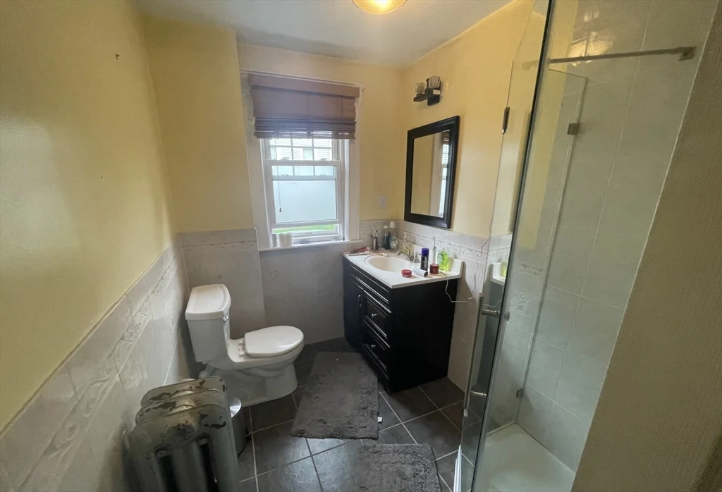 3 bed, 1 bath apartment for rent at 17 Cufflin St Unit 2, Brighton — photo 4 of 7