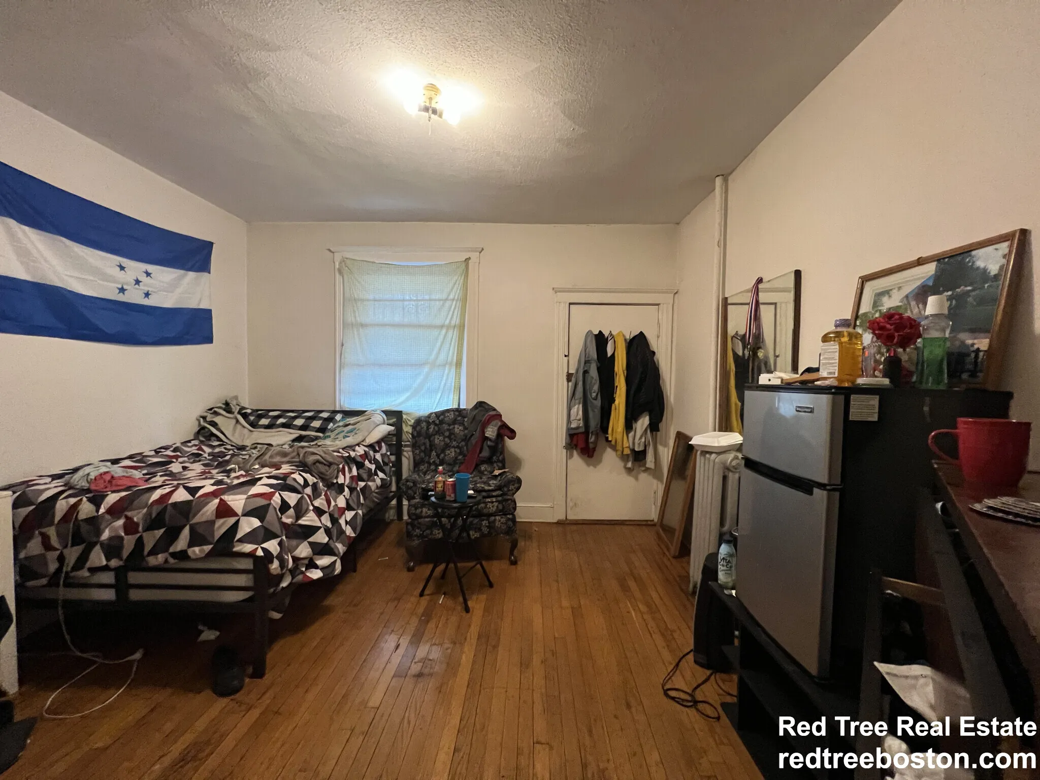 4 bed, 1 bath apartment for rent at 17 Cummings Rd Unit 1, Brighton — photo 4 of 9