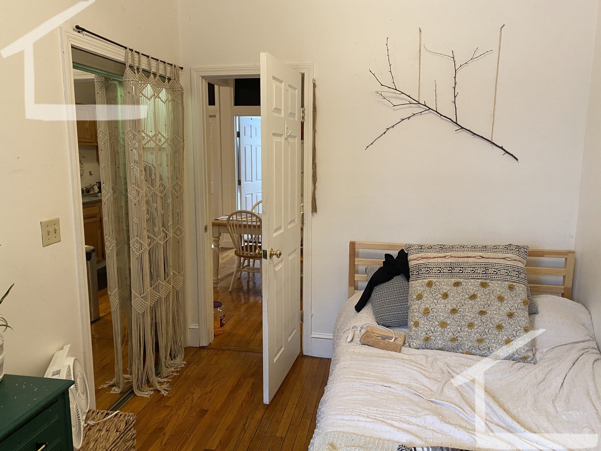 4 bed, 1 bath apartment for rent at 17 Cummings Rd Unit 2, Brighton — photo 5 of 16