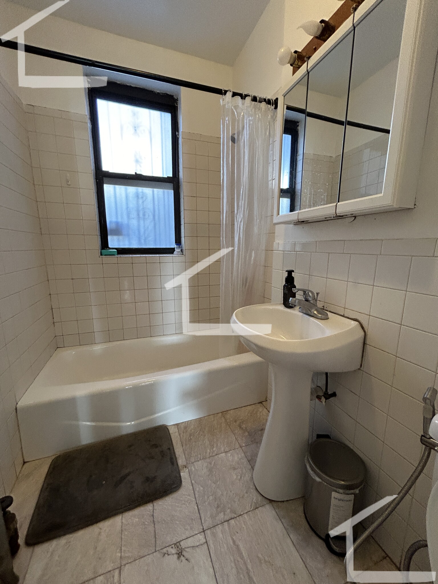 4 bed, 1 bath apartment for rent at 17 Cummings Rd Unit 2, Brighton — photo 15 of 16