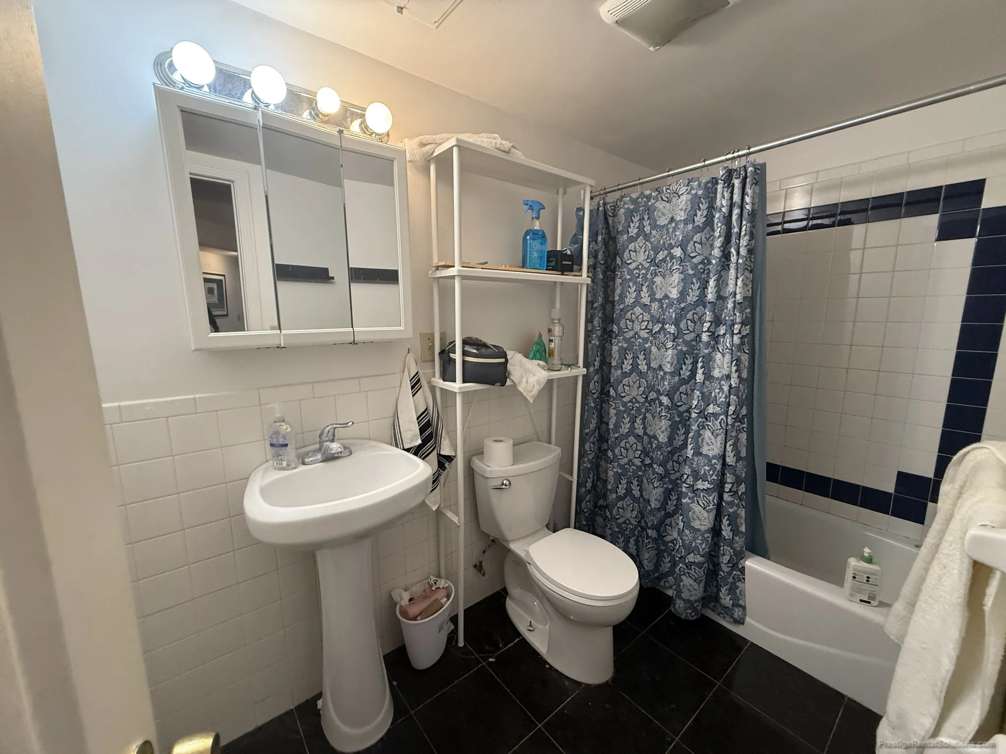 3 bed, 2 bath apartment for rent at 17 Cummings Rd Unit b, Brighton — photo 21 of 25