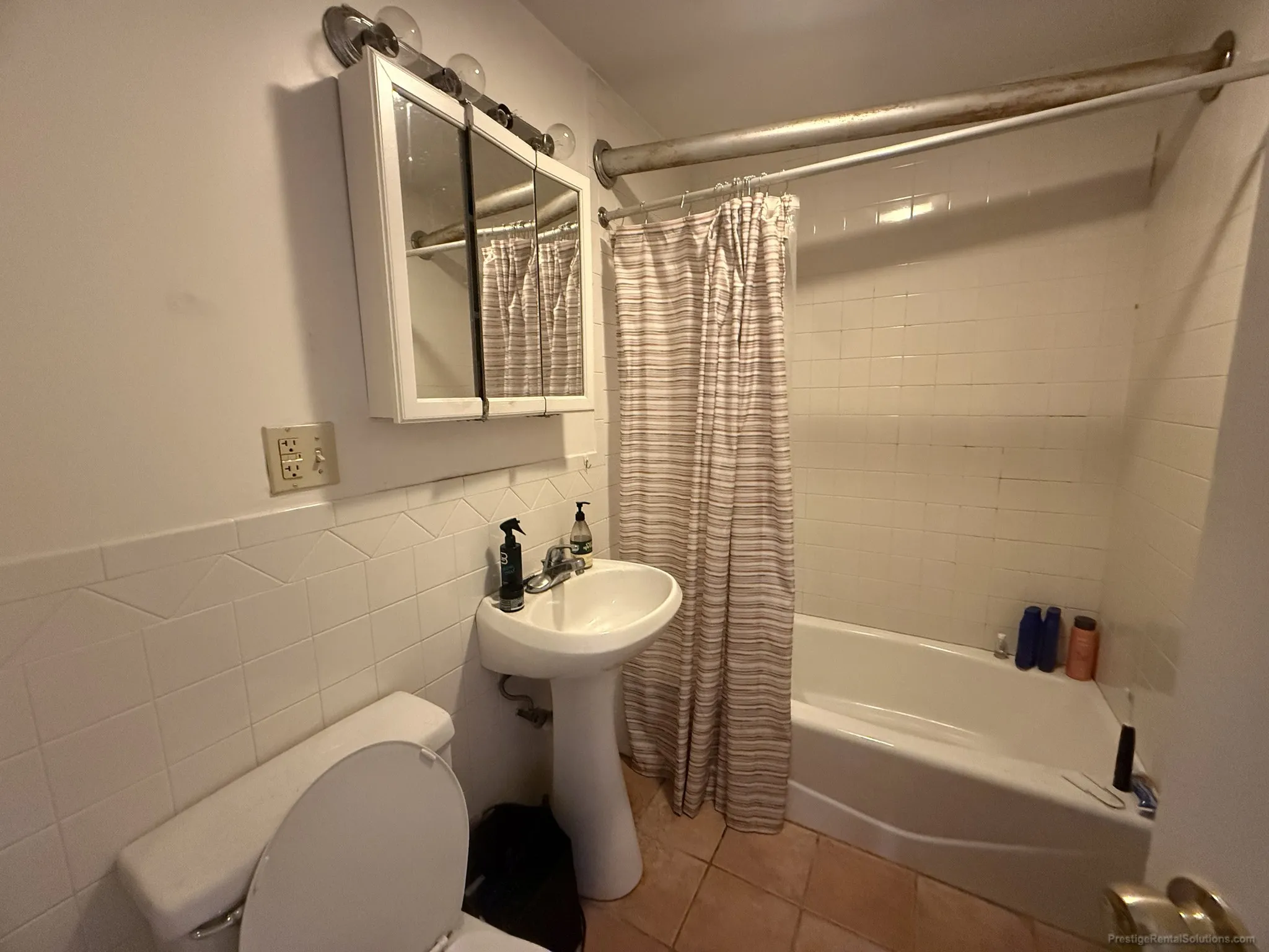 3 bed, 2 bath apartment for rent at 17 Cummings Rd Unit b, Brighton — photo 20 of 25
