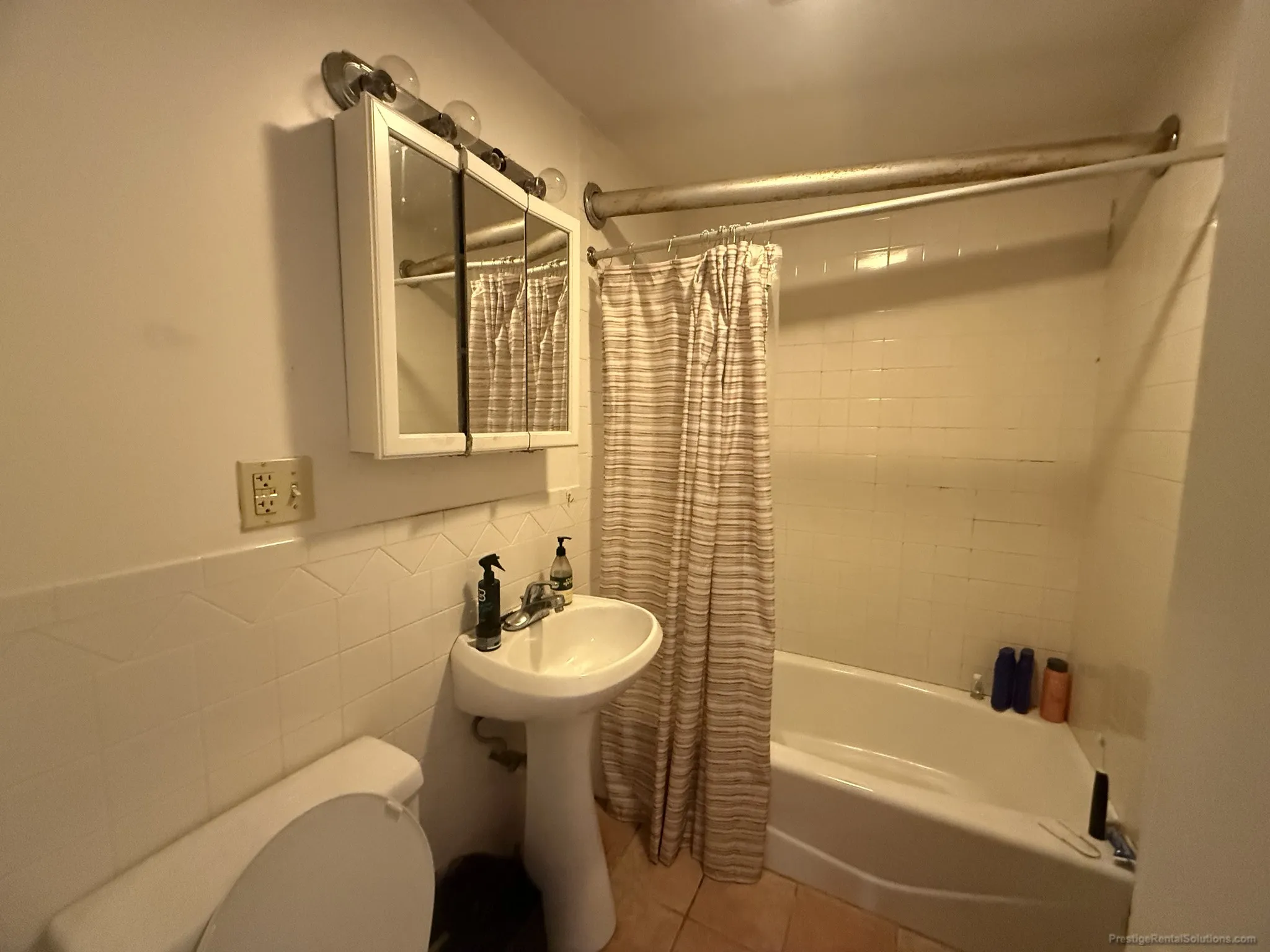 3 bed, 2 bath apartment for rent at 17 Cummings Rd Unit b, Brighton — photo 23 of 25