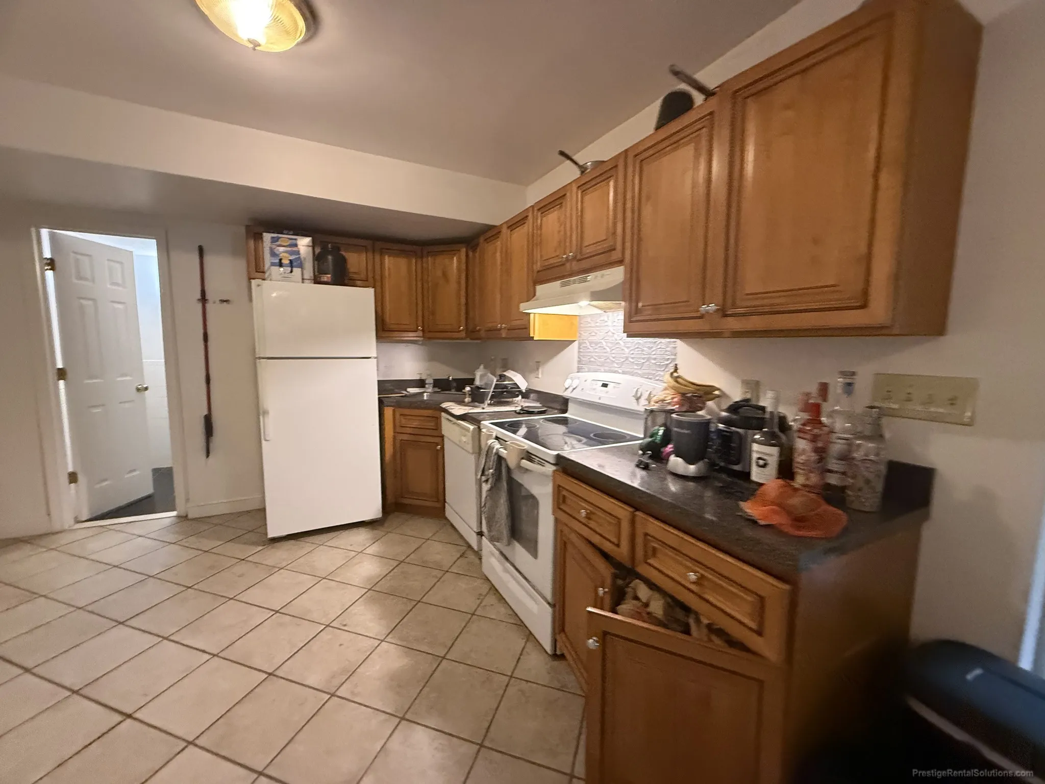 3 bed, 2 bath apartment for rent at 17 Cummings Rd Unit b, Brighton — photo 8 of 25